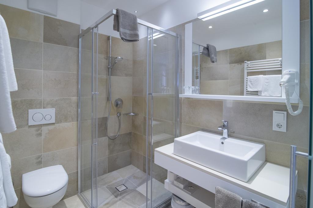 Garni Hotel Kessler Tirolo Ngoại thất bức ảnh
